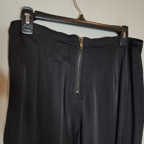 NWT Chaser Wideleg Crop Blacl Lightweight Flowy Pants Size Medium. - Picture 9 of 13
